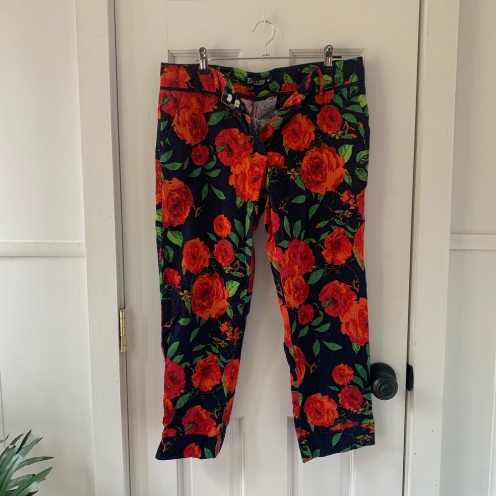 NY & Company Floral Capris 💙🌺